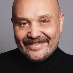 阿哈麥·蒙塔茲·泰蘭 飾演 Gazanfer