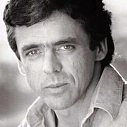 Jeff Schwan 飾演 Uncle Bob