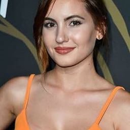 Erica Necci 飾演 Momo (voice)