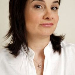 登尼茲·歐賽門 飾演 Gülcan