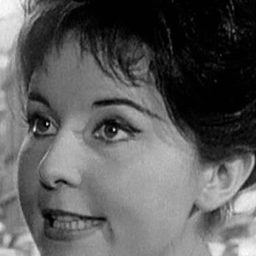 Monique Thierry 飾演 Belle (voice)