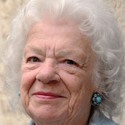 Jenny Clève - A Mother演員 飾演Le grand-mère