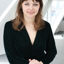 Evgenia Brendes - 帕特里克演員 飾演Verpleegster