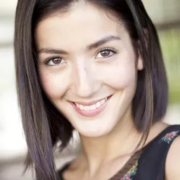 艾倫迪拉·伊巴拉 飾演 Florentina Calle