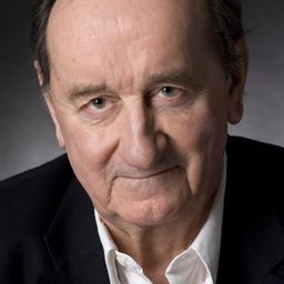 Dimitri Radochevitch 飾演 Gaston