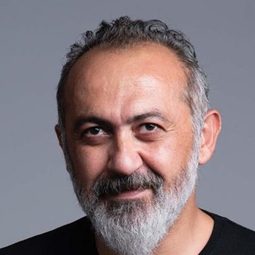 卡迪爾·瑟米克 - 野梨樹演員 飾演Adnan