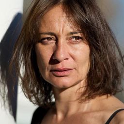 Magali Bonat - 蝴蝶演員 飾演Sports Store Saleswoman