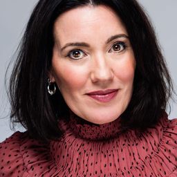 Wendy Wason - Outcast演員 飾演Barmaid