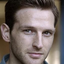 Alex Hammond - 欖不住的愛演員 飾演Richard