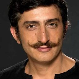 梅丁·克契吉 飾演 Sivan