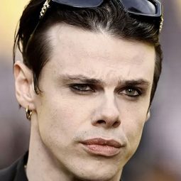 YUNGBLUD - Placebo: This Search for Meaning演員 飾演Self