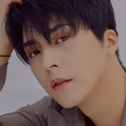 孫東雲 飾演 Self