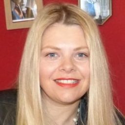 Anne-Sophie Briest - 紅酒燉香雞演員 飾演Mutter Supermarkt