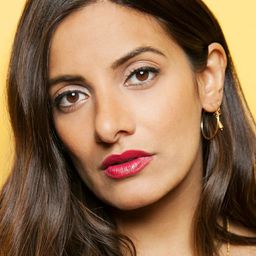 Maya Deshmukh 飾演 Self