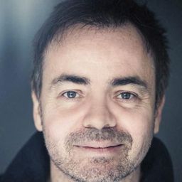 Pierre-Olivier Mornas 飾演 Jacques