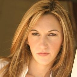 Jennifer Sciole 飾演 Patti Duchamps