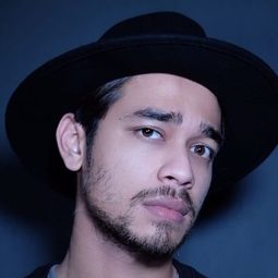 Wafda Saifan Lubis - Generasi 90an: Melankolia演員 飾演Bayu