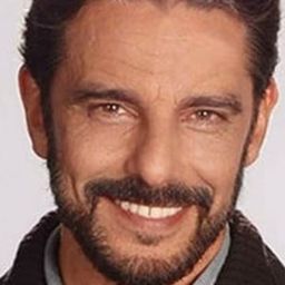 Fabián Mazzei 飾演 Silvio