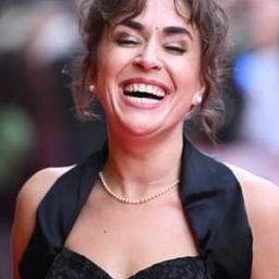 Claire Rodgerson - 老橡樹酒館演員 飾演Laura