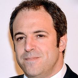 Simon Chinn - 扭計魔術師演員 飾演Self