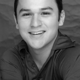 柯迪萊特寧 飾演 Micah Tso