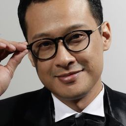 烏利·赫迪南夏 - 172 Days演員 飾演Dokter Amer