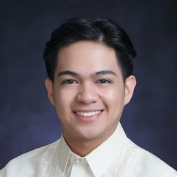 Francis Magundayao 飾演 Robby Navarro