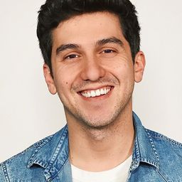 Jerry Velazquez 飾演 Pato