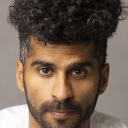 Jónmundur Grétarsson 飾演 Sturla