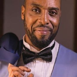 卡魯·伊基烏 飾演 