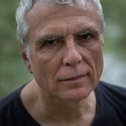 Stefano Sabelli 飾演 Don Antonio