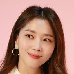 吳允兒 飾演 Byeon Mi-young