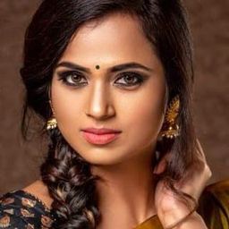 拉姆亞·潘迪安 飾演 Poonkuzhali