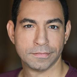 Jamahl Garrison-Lowe 飾演 Daniel (Stagehand)