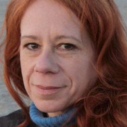 Barbara Chiesa 飾演 Nella