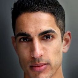 Adrian Quinton 飾演 Terrorist