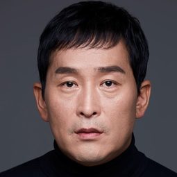 Jo Seok-hyeon - 吸血刑警羅道烈演員 飾演DHL Assistant