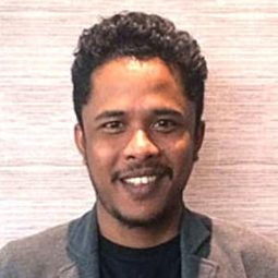 Mamat Alkatiri 飾演 Beben