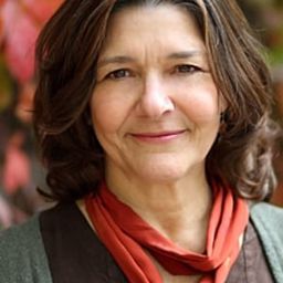 Dossy Peabody 飾演 Coach Parker