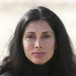 Christine Leunens - 陽光兔仔兵編劇