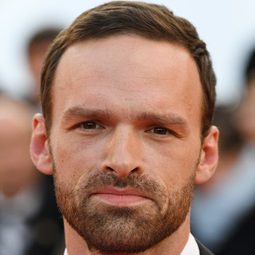 奧本·勒努瓦 - Brice 3演員 飾演Gregor d'Hossegor