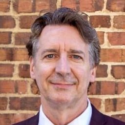 John Gripentrog 飾演 American Server