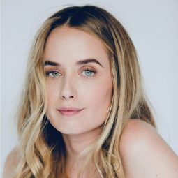 梅根·帕克 飾演 Bev Van Ravensway