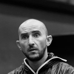 Hristo Petkov 飾演 Guard