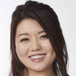 石丸奈菜美 飾演 