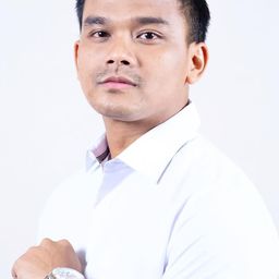 Ernest Samudera 飾演 Dipo