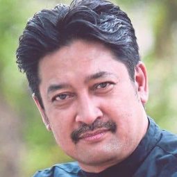 Esma Daniel - Harimau Merah: Konflik Bermula演員 飾演