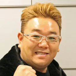 伊達みきお 飾演 King Arturia (voice)