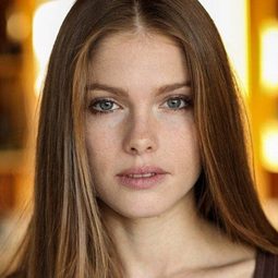 Devon Barnes 飾演 Vanessa
