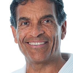 Rorion Gracie 飾演 Buckley